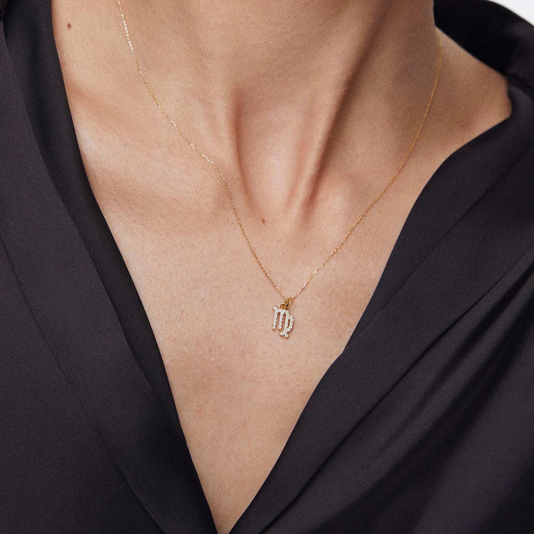 catenina con segno zodiacale vergine indossata