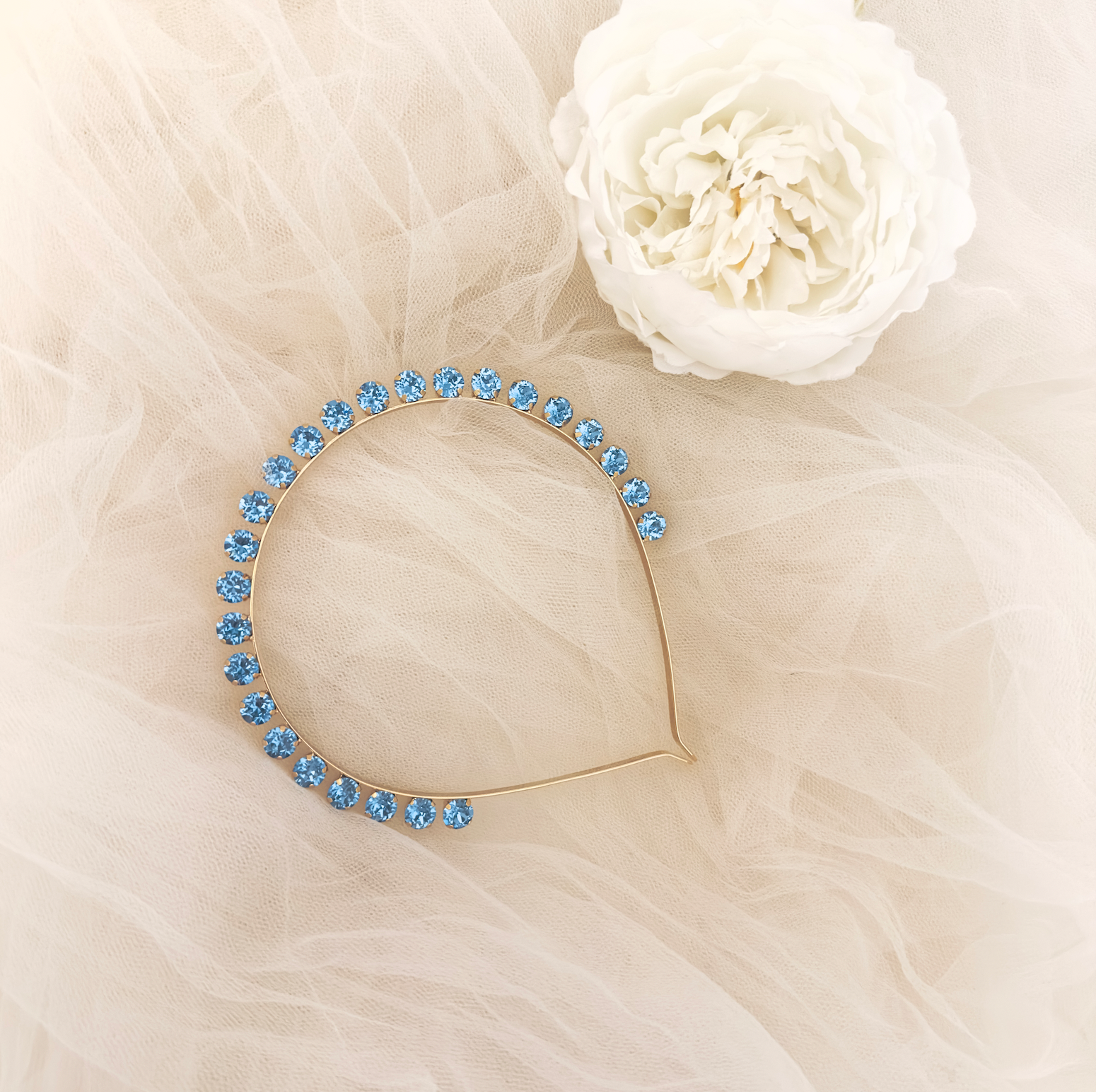 cerchietto per capelli con swarovski sostenibili blu