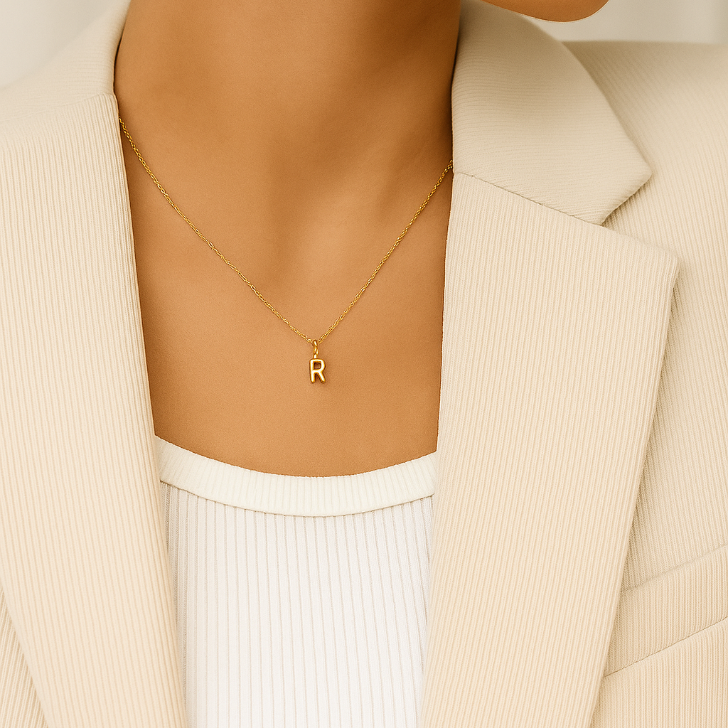 catenina con ciondolo iniziale R dorata in argetno 925