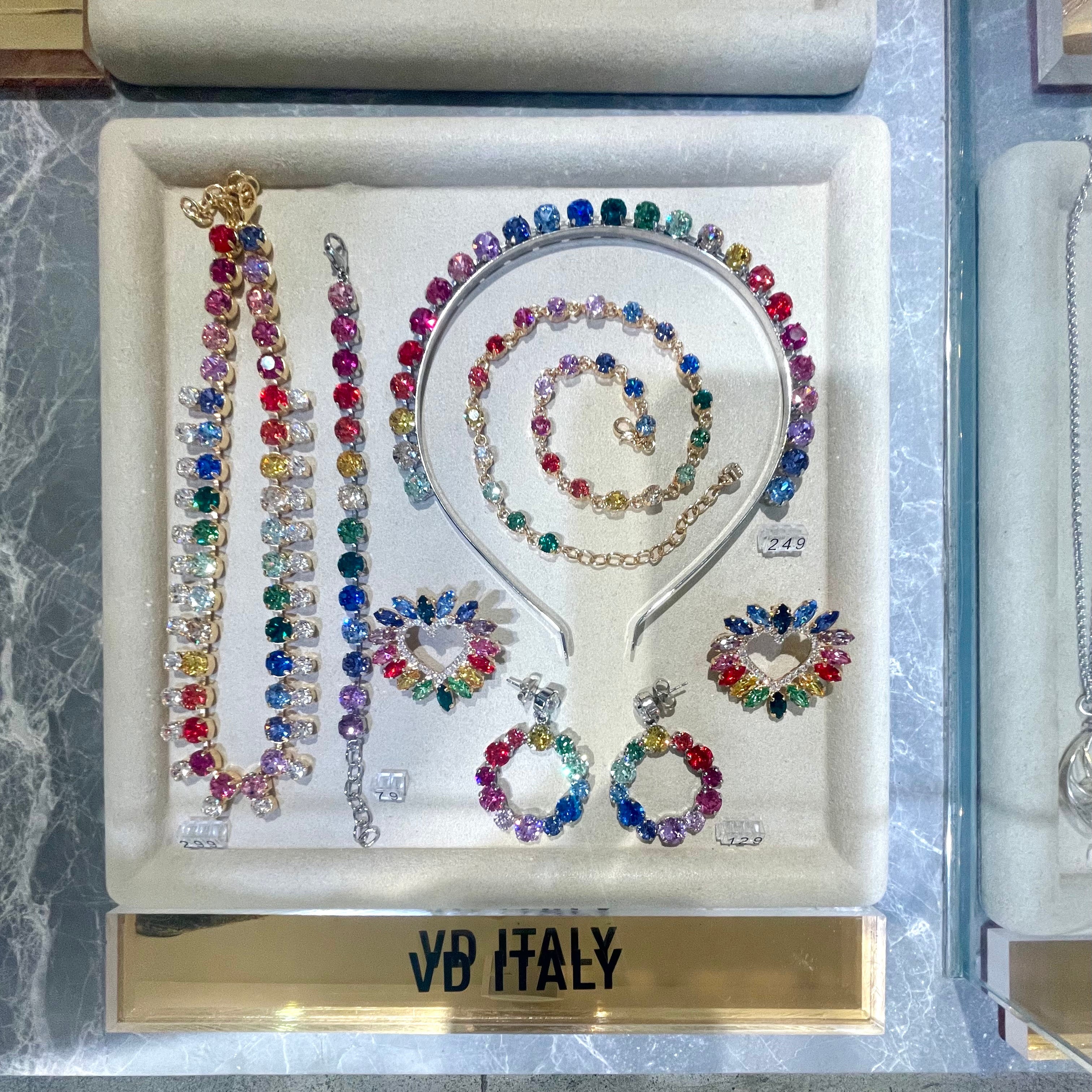 la nostra collezione di gioielli disponibile da flying solo a new york