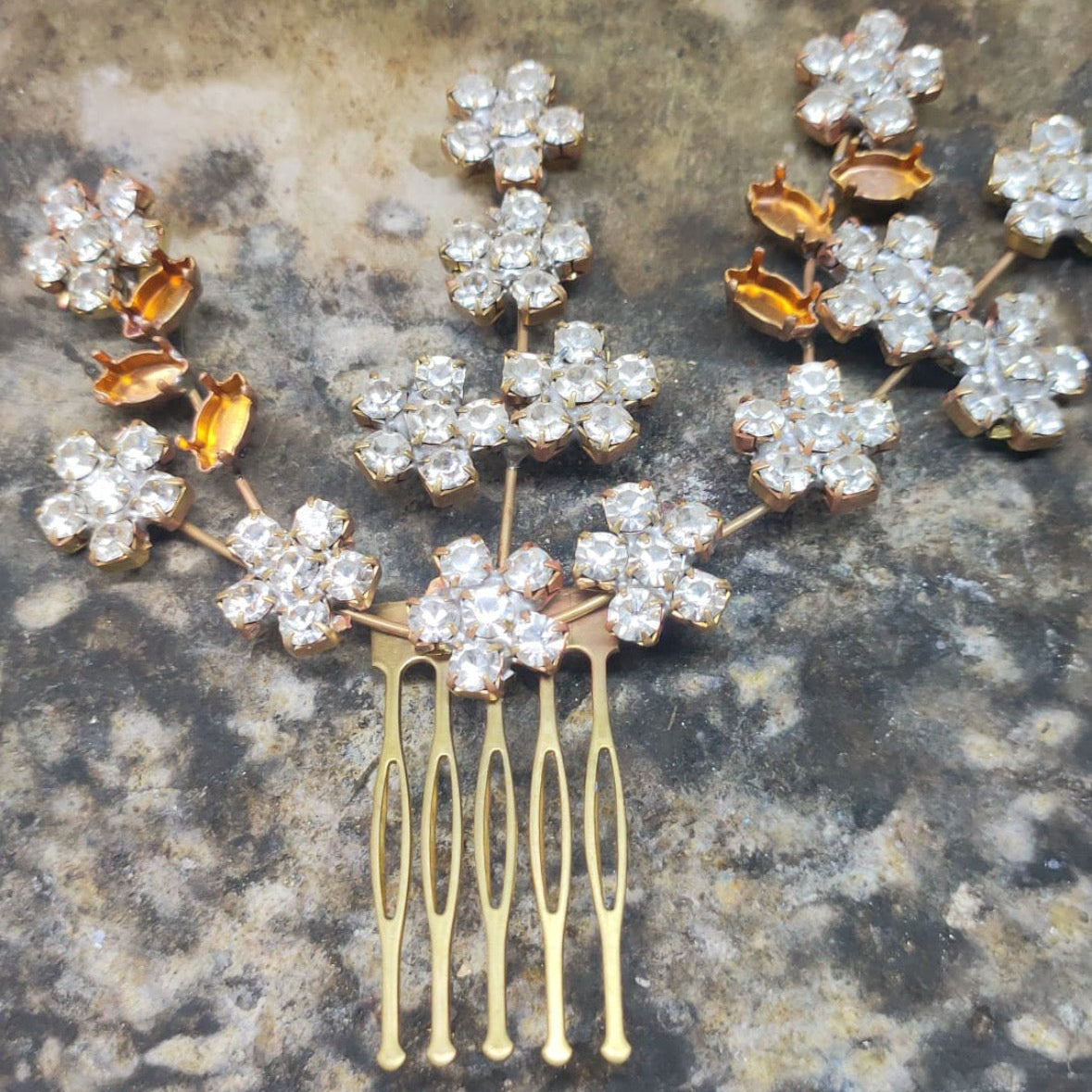 fermaglio artigianale sposa con fiori swarovski