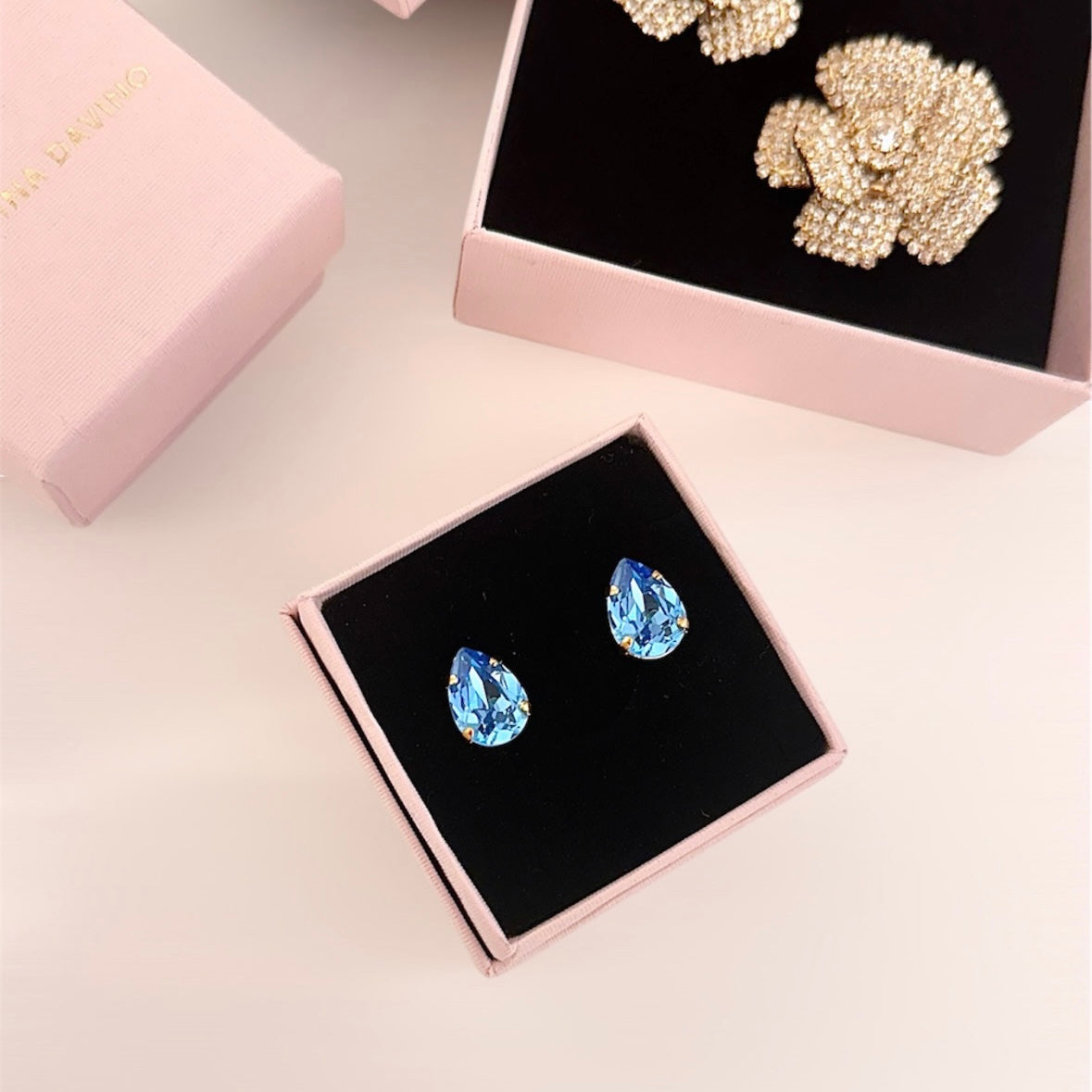 orecchini goccia blu sostenibile swarovski