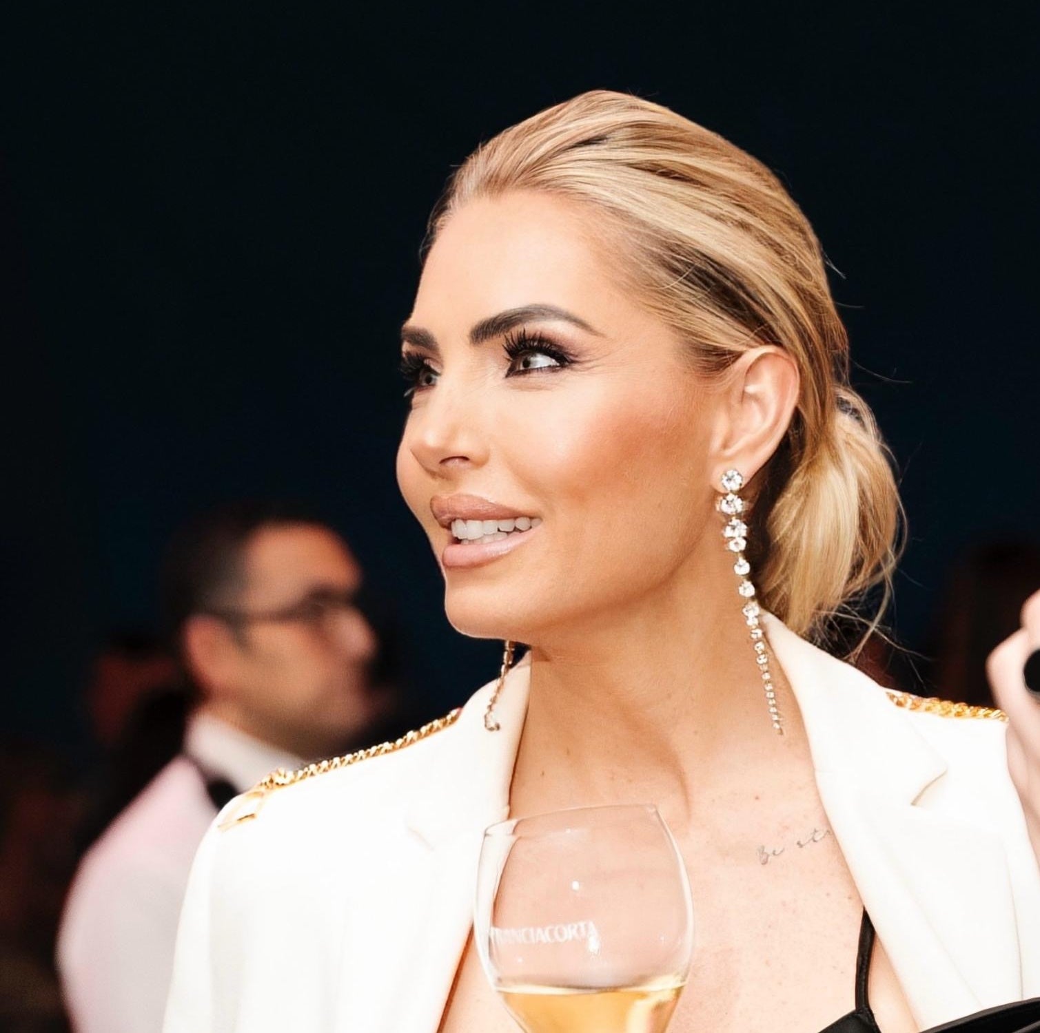 orecchini lunghi swarovski da sposa morbidi luminosi