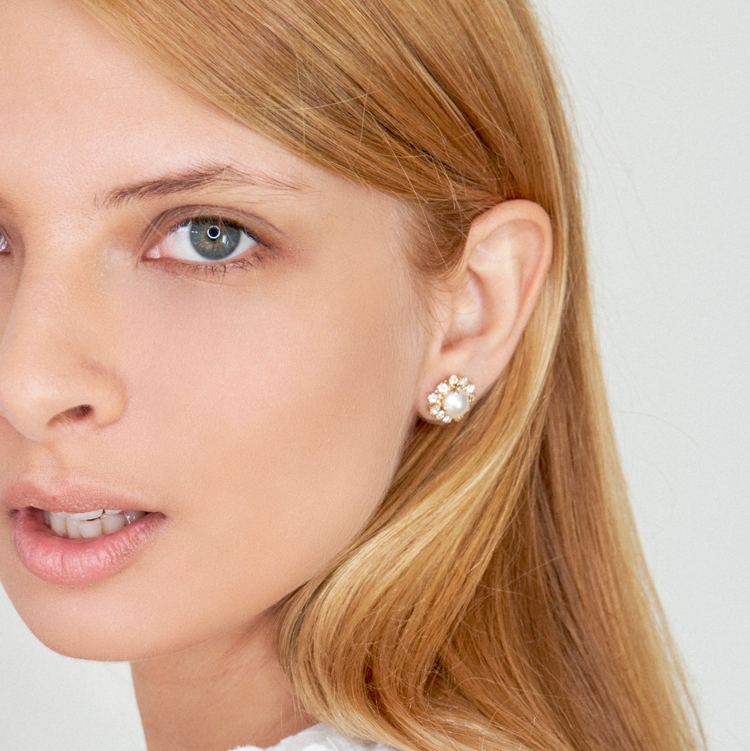 orecchini a lobo swarovski sposa con perla al centro