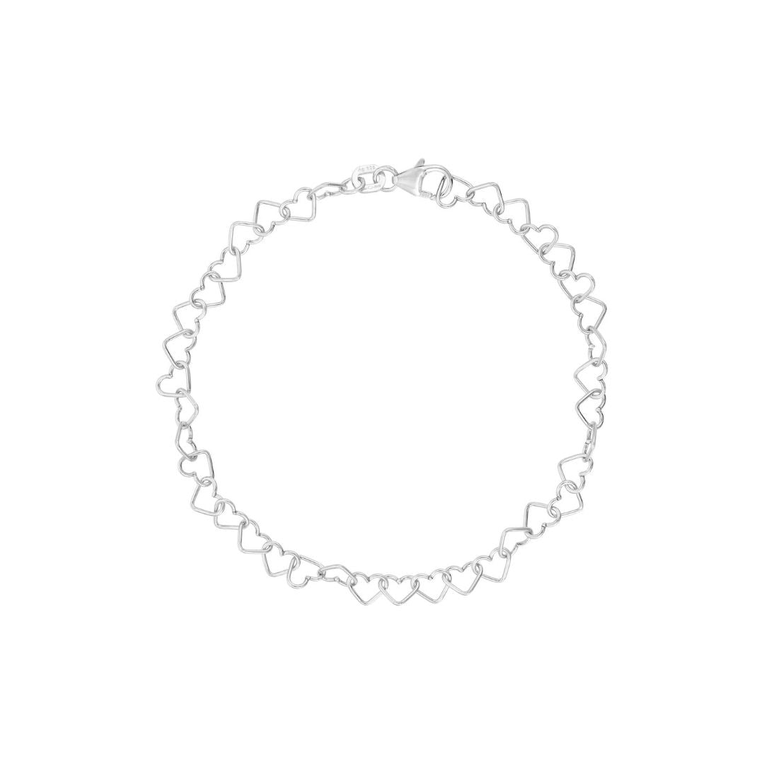 bracciale con catena di cuori in argento su sfondo bianco