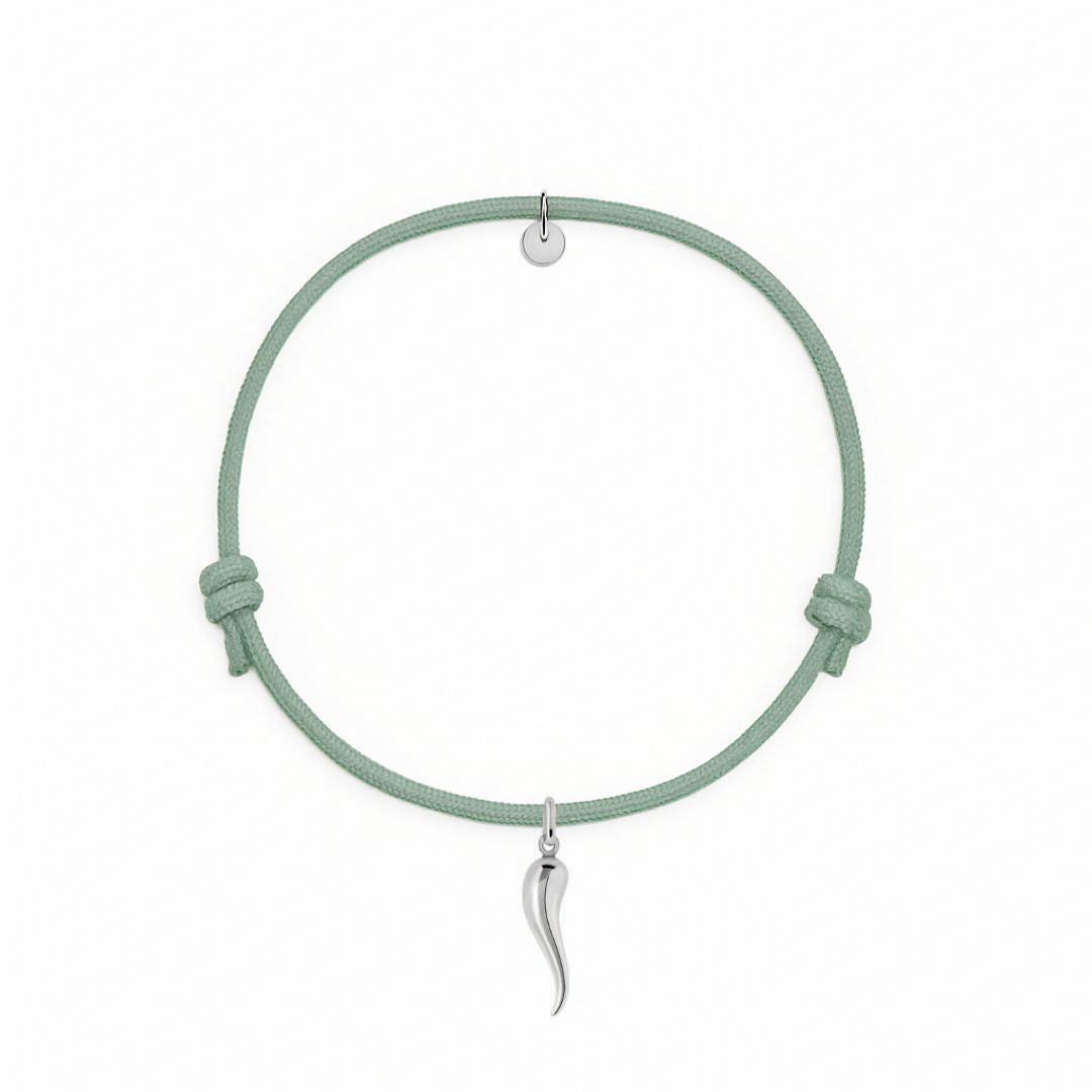 bracciale cordino verde salvia con ciondolo cornetto portafortuna in argento 925