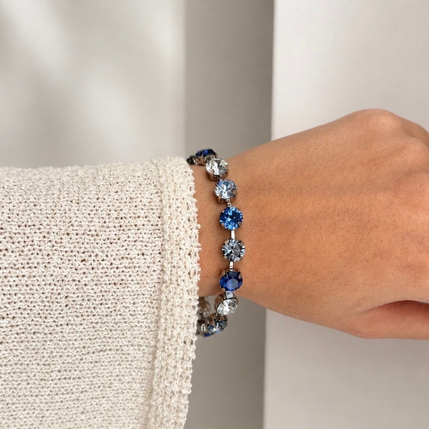 bracciale stagione inverno cool indossato al polso 