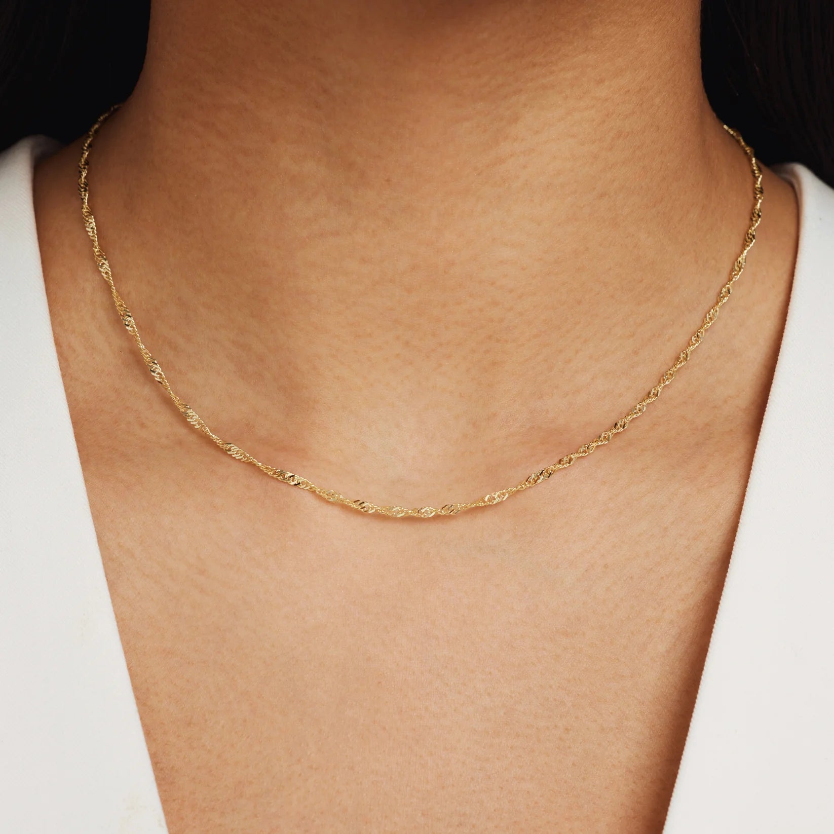 catenina dorata intrecciata