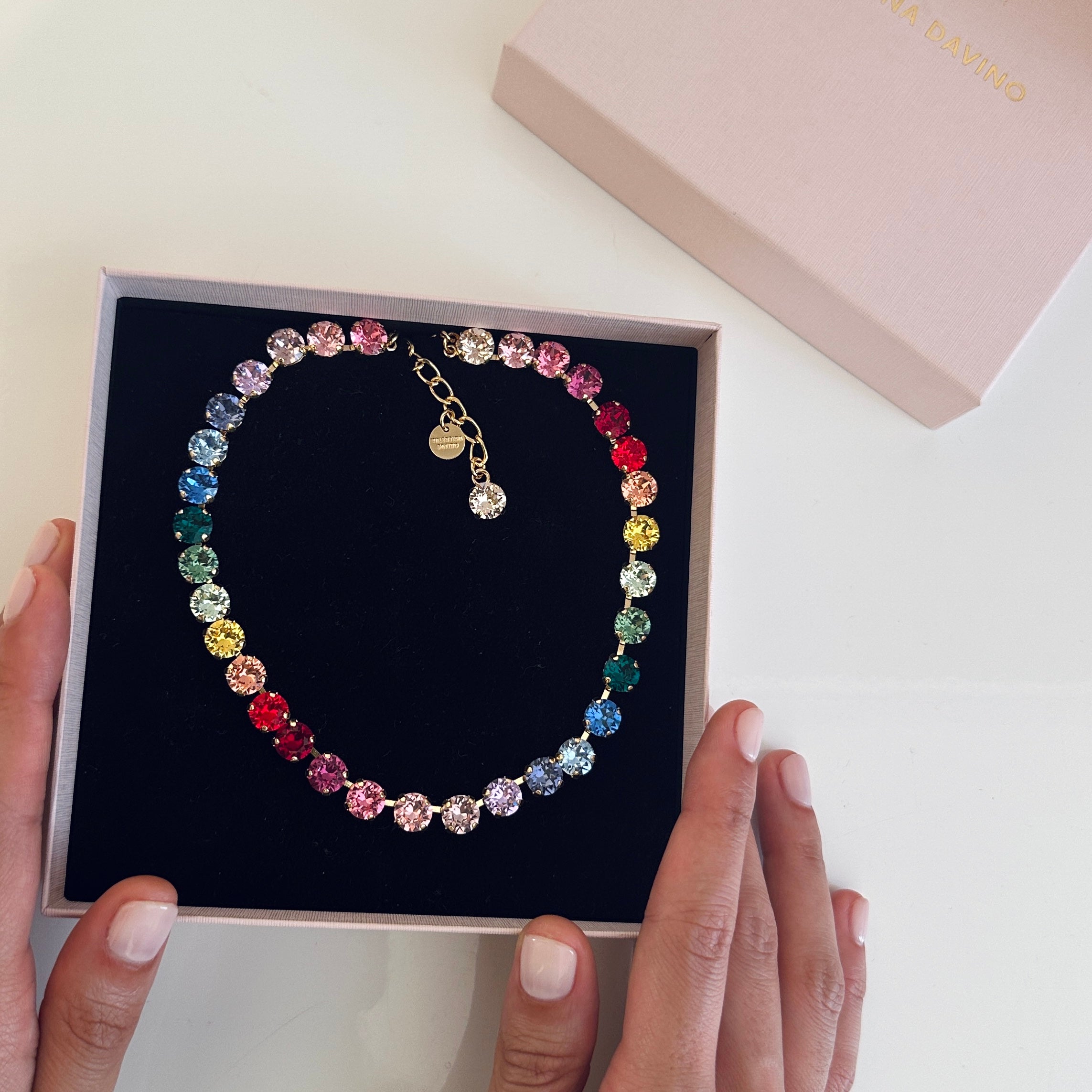 collana arcobaleno scatolina