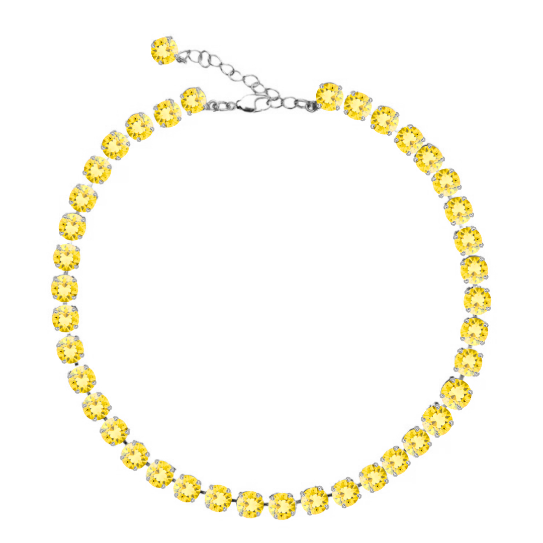 collana in variante gialla e dettagli argento