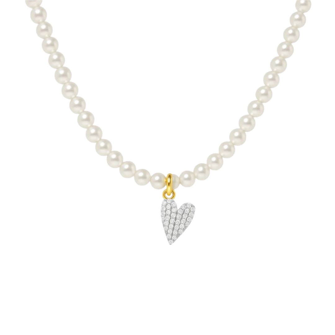 collana di perle con ciondolo a forma di cuore allungato tempestato di zirconi