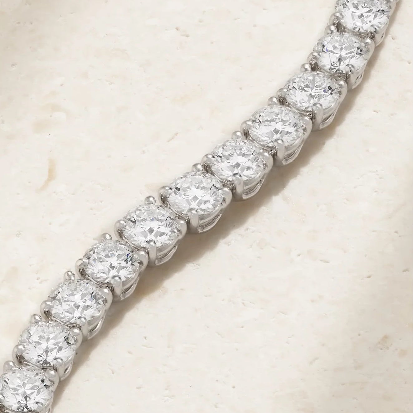 dettagli della collana tennis di zirconi