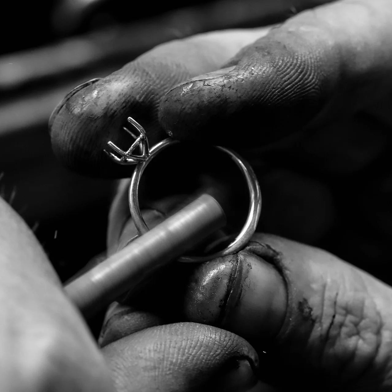 dietro le quinte come nasce un anello solitario