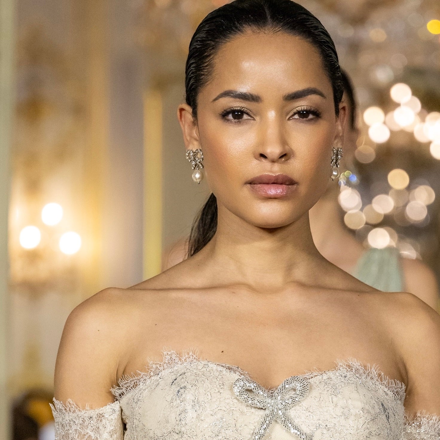 orecchini a fiocchetto in argento con swarovski e perla