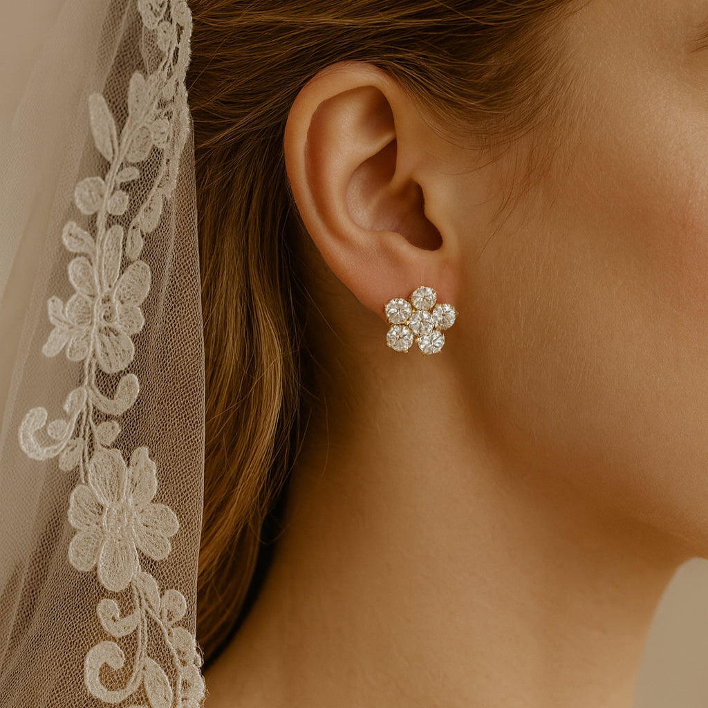 orecchini minimal a lobo fiore swarovski per sposa raffinata