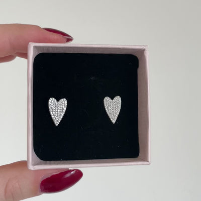 orecchini cuore allungato in zirconi argento in packaging rosa