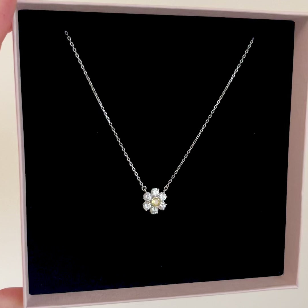 collana con ciondolo margherita in swarovski argento e cristallo giallo centrale