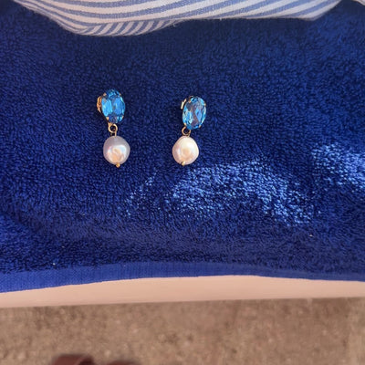 orecchini ovali blu e perla barocca pendente
