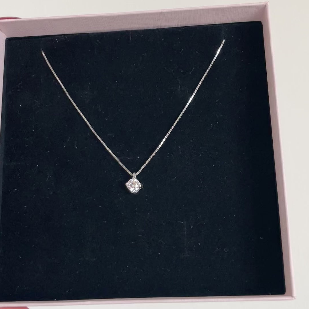 collana con punto luce in swarovski luminoso centrale in argento 