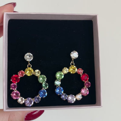 orecchini con cerchio pendente composto da swarovski coloraiti e rifiniture argento 