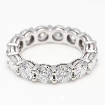 anello veretta con montatura shared prong in argento 925