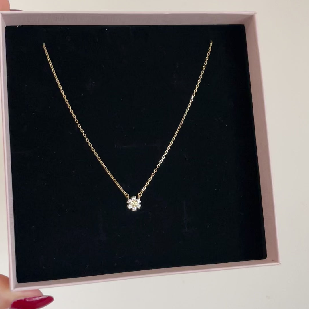 collana con piccolo charm a margherita in swarovski 