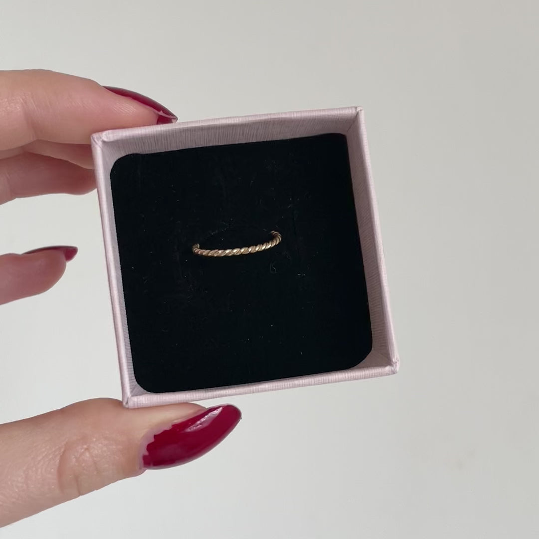 ferma anelli placcato oro a fantasia intrecciata sottile