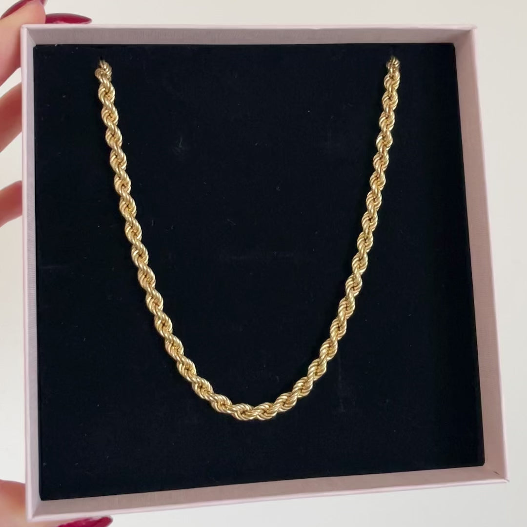 collana in maglia intrecciata grande adatta alla stratificazione di collane