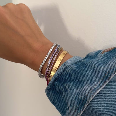 bracciale tennis colorato e trasparente indossato